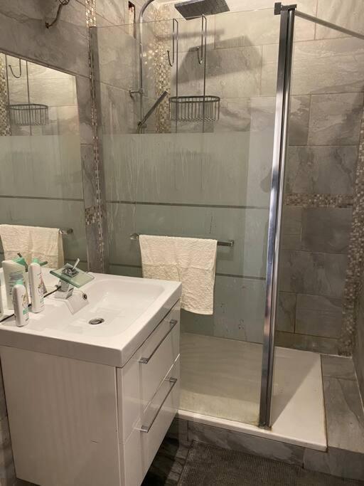 Appartement Familial Wifi Netflix Amazon Prime Saint-Cyr-l'Ecole Bagian luar foto