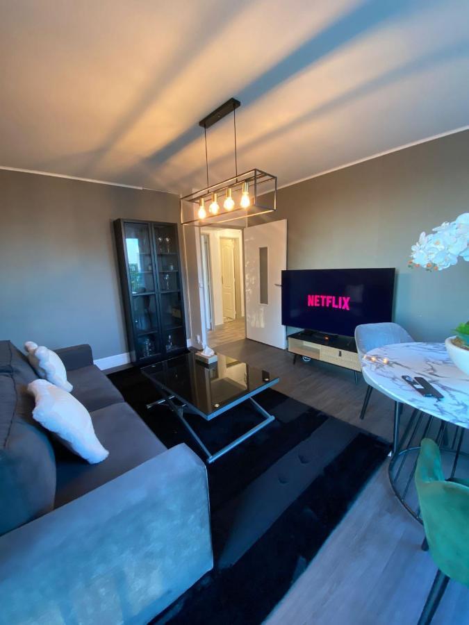 Appartement Familial Wifi Netflix Amazon Prime Saint-Cyr-l'Ecole Bagian luar foto